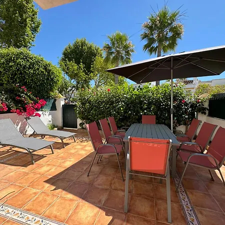 Trocadero Beach, Tennis And Pool Holiday home